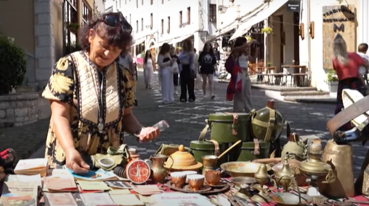 Panairi i Artizanit në Gjirokastër, punime dhe atmosferë mesjetare në Pazarin e Vjetër