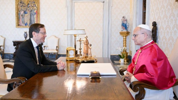 Papa Leoni pret presidentin izraelit: Të arrihet urgjentisht një armëpushim i përhershëm në Gazë