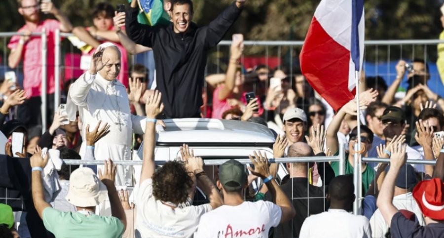 Papa Leoni XIV feston ditëlindjen e parë në krye të Kishës Katolike