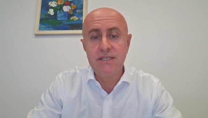 “Paracetamoli ka efekte anësore por nuk shkakton autizëm”, reagimi i mjekut pas deklaratës së presidentit Trump