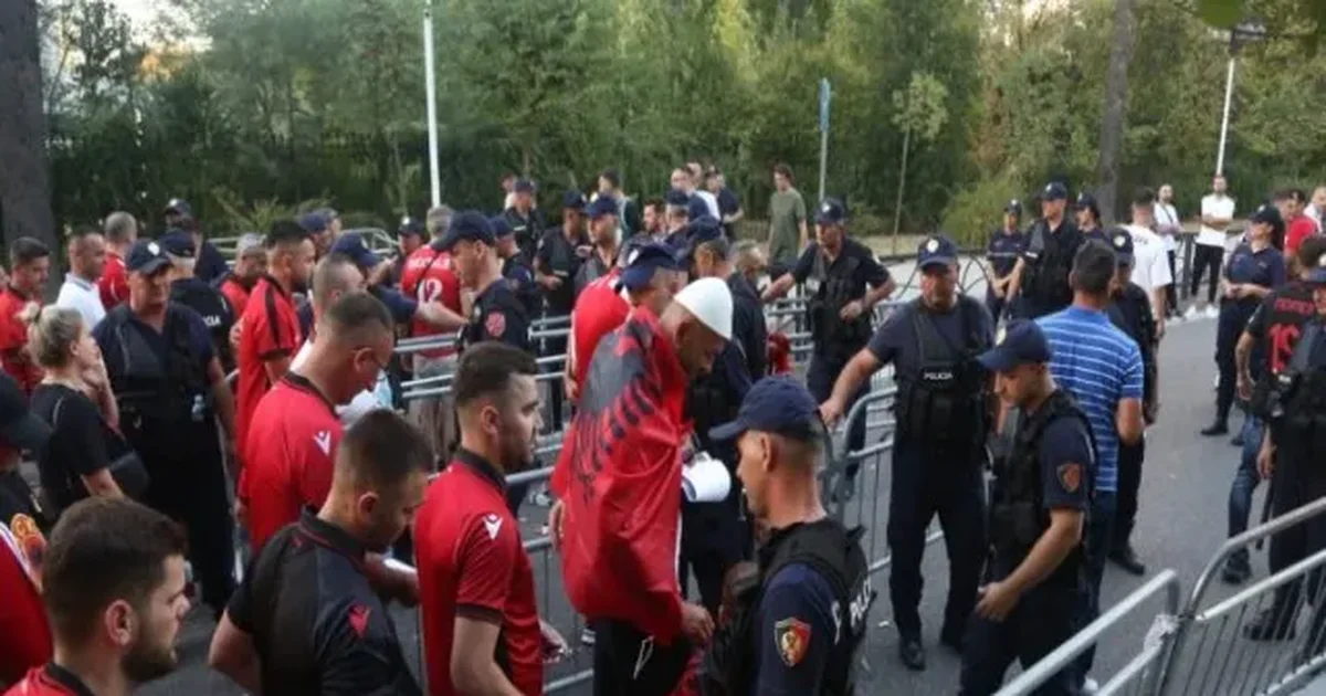 “Paralizohet” Tirana/ Sot ndeshja Shqipëri-Letoni, nis zbatimi i masave: Rrugë të bllokuara dhe kontrolle ndaj tifozëve