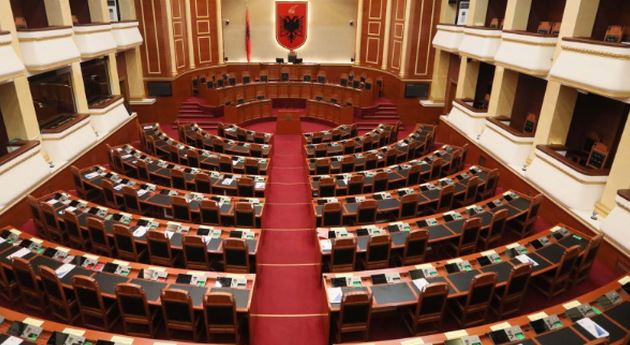 PD në Kuvend me 3 grupe parlamentare/ Aleatët pritet ‘t’i marrin’ deputetë Partisë Demokratike