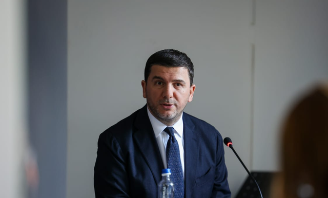 PDK çel fushatën me apel për lirinë e Thaçit/ Krasniqi: Presim drejtësi në Hagë për çlirimtarët