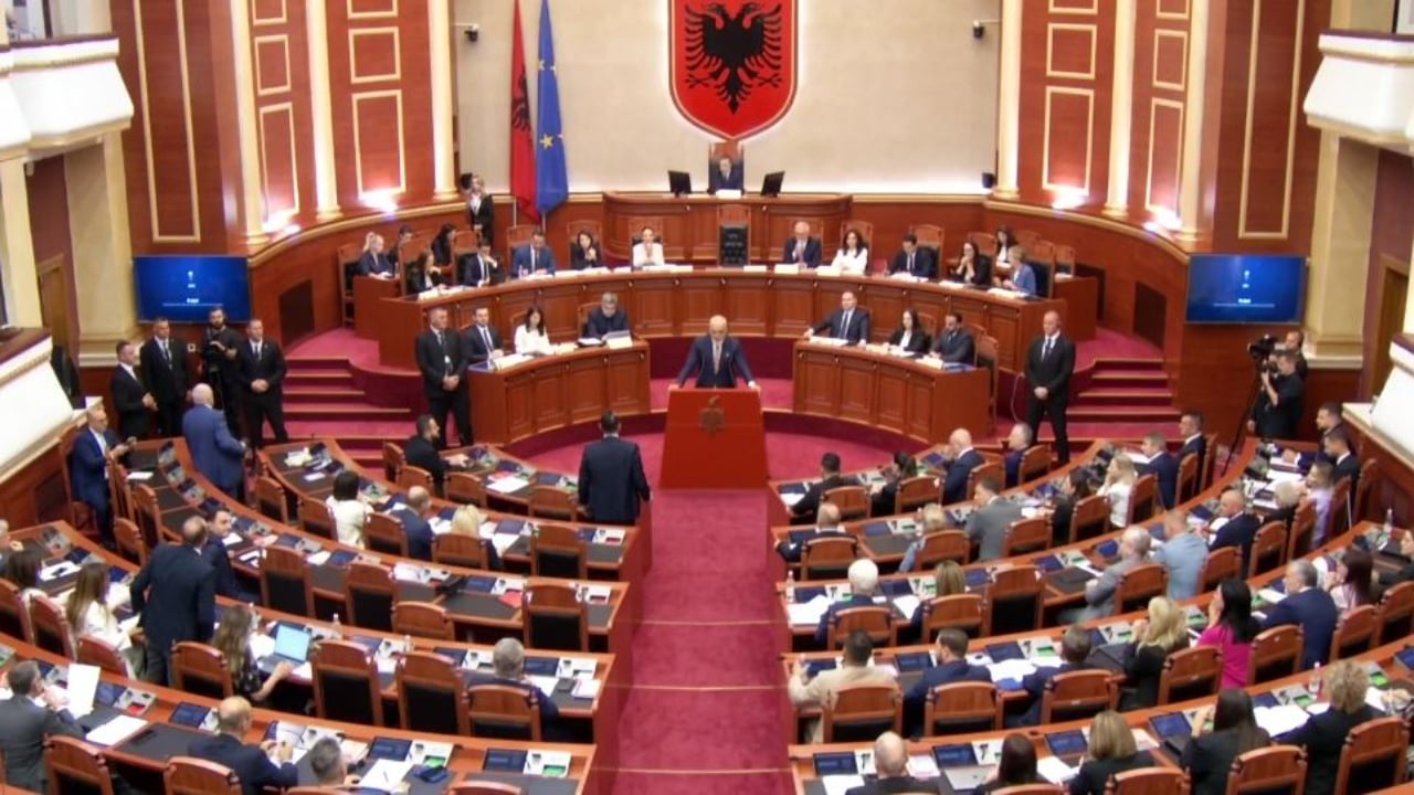 Peleshi bën ‘ndëshkimin’ e parë, i heq fjalën për gjatë gjithë ditës Klevis Balliut