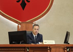 Peleshi injoron kërkesën e PD-së për shkarkim/ Sot mbahet Konferenca e Kryetarëve