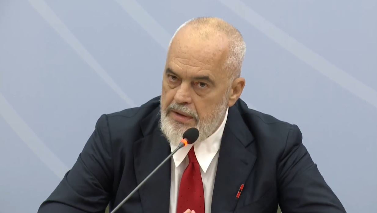 ‘Përfundoi në gjykatë një burrë 90 vjeç si ndërtues pa leje nga rrëza e Dajtit’, Rama: Këto në mes të Tiranës nuk i sheh njeri!