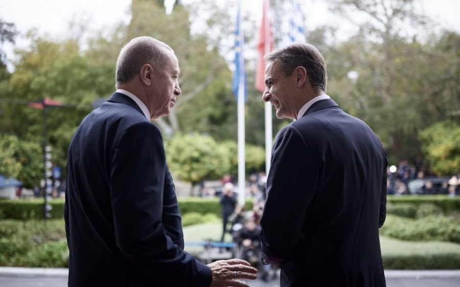 Pezullohet takimi Erdogan-Mitsotakis/ Zbulohet arsyeja