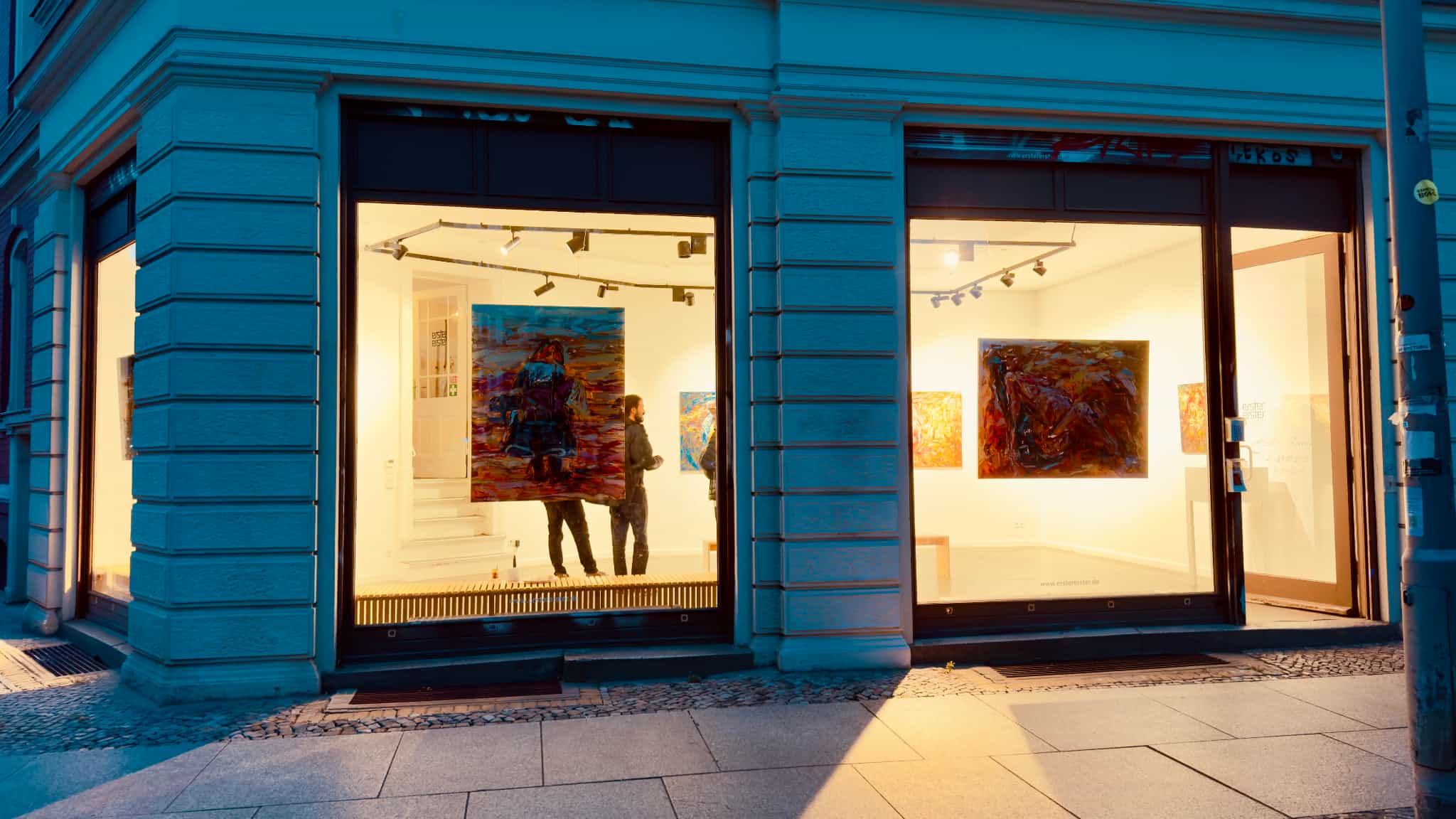 Piktori Mentor Berisha hap ekspozitë personale në Berlin (Foto)