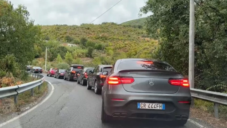 Plazhet e veriut të zbrazura? Trafik kilometrik në rrugët kryesore