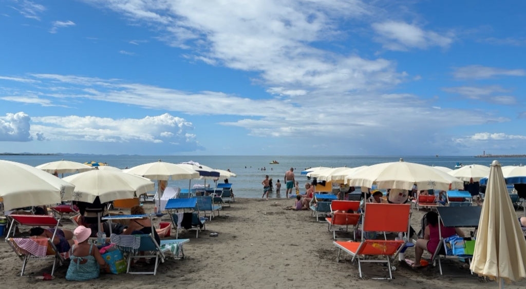 Plot me pushues plazhet në Shëngjin e Durrës/ Operatorët: Ka qenë një sezon në rritje