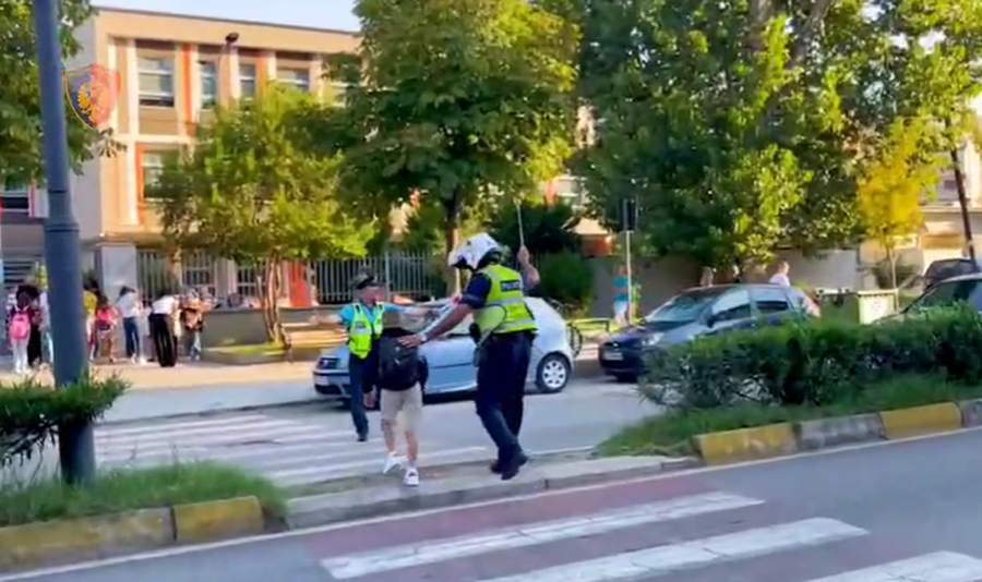Policia mesazh për nxënësit e mësuesit me rastin e vitit të ri shkollor: Rrisim sigurinë!