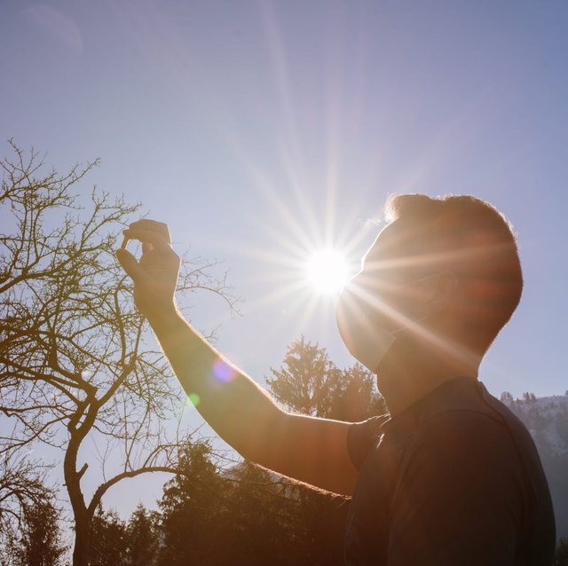 Pse kemi mungesë të vitaminës D, edhe pse ekspozohemi mjaftueshëm në diell? Ja arsyeja