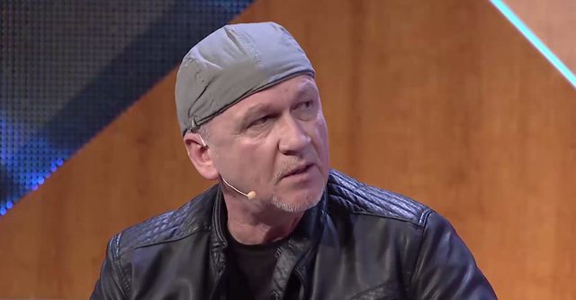 “Pse po më qortoni- zotëria juaj”, historia që fshihet pas këngës së njohur