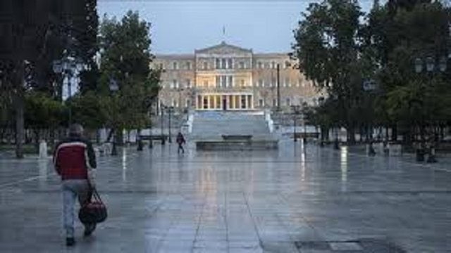 “Pse po më shikoni, largohuni që të kaloj”/ Sherr pas koncertit në Athinë, plagosen me thikë 3 shqiptarë