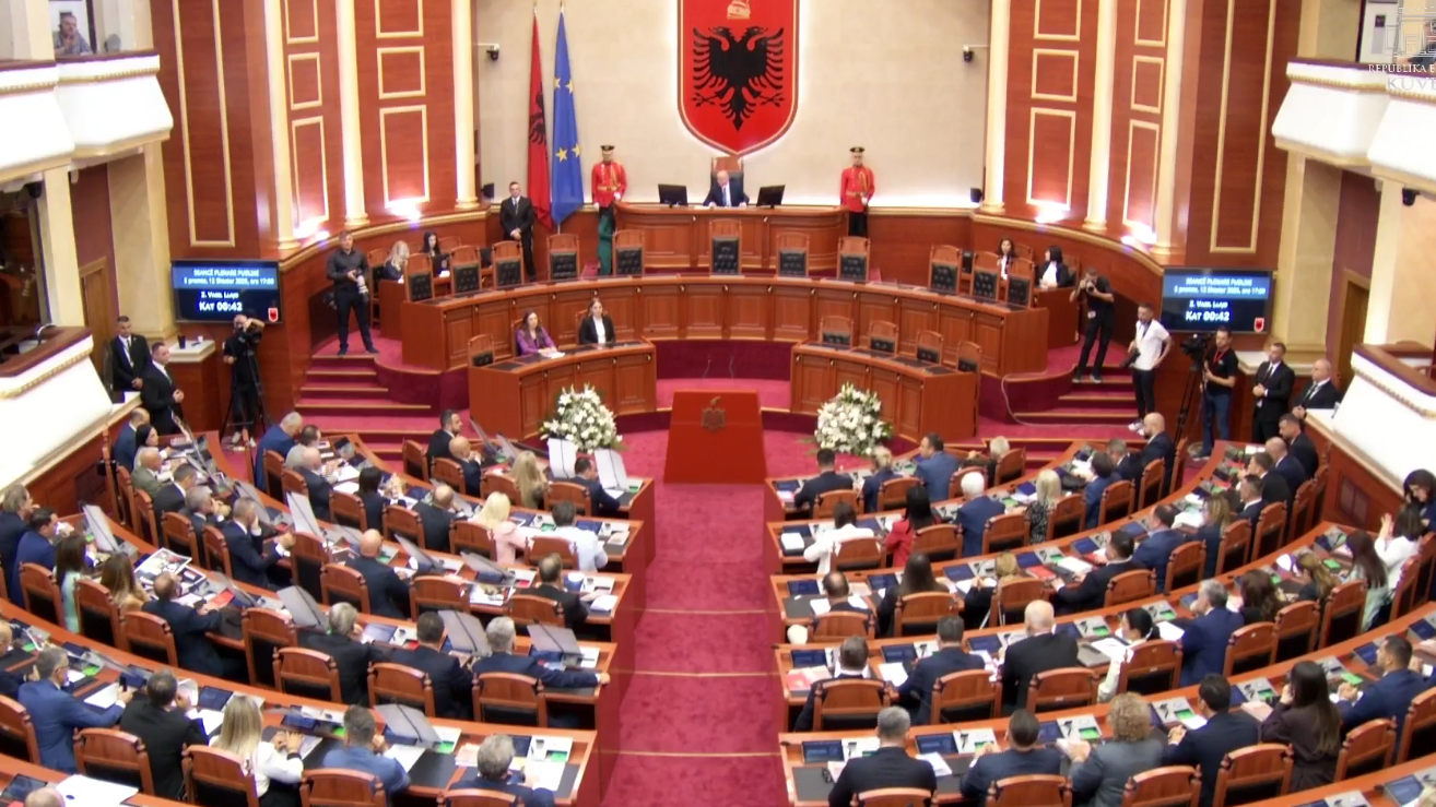 Pse sot në Kuvend u betuan 138 deputetë?