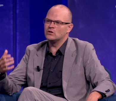 “Qeveris me qejf, prish pallate me humor”, Kalaja ironizon Ramën:Kryeministri flet për Shqipërinë 2030 sikur të ishte..