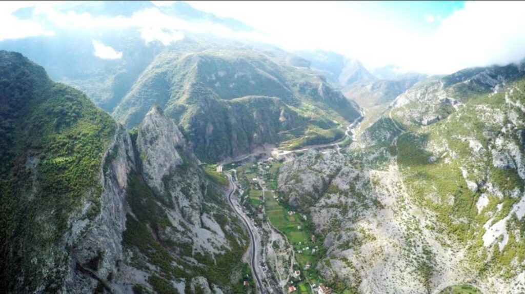 Ra në humnerë? Kushëriri: Mirel Çokajn e kanë vrarë, kishte mbjellë drogë me disa ortakë