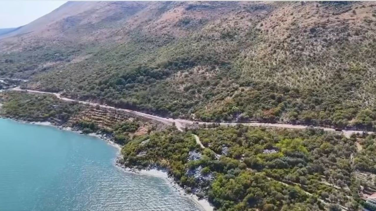 Rama ndan pamje nga kantieri i rrugës Shirokë-Zogaj: Investim infrastrukturor, do të hapë rrugë të reja zhvillimi për Shkodrën