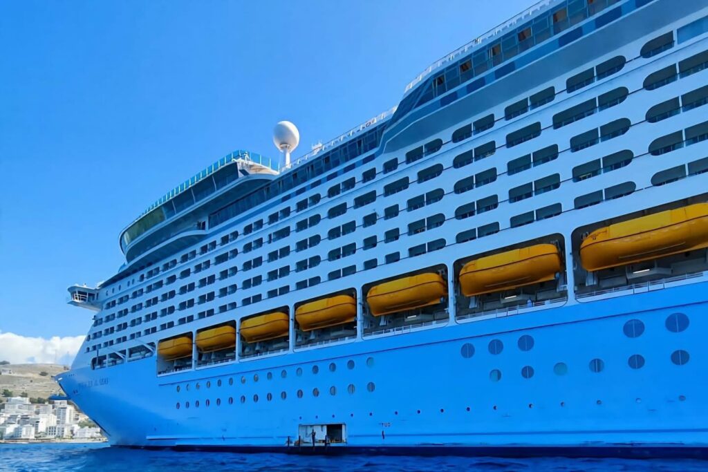 Rama ndan pamjet: Kroçera “Voyager of the Seas” për herë të parë në portin e Sarandës