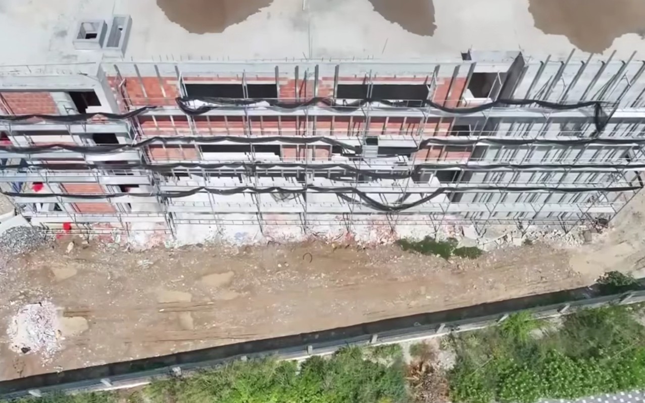 Rama ndan pamjet nga ndërtimi i gjimnazit të ri në Laknas (VIDEO)