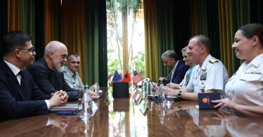 Rama në takimin me Admiralin Munsch: Shqipëria po ndërmerr hapa për rilindjen e industrisë ushtarake