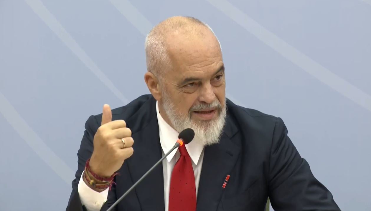 Rama paralajmëron punonjësit e shtetit që “rrinë në karrige”: Ç’më panë sytë me historinë e marrëveshjes me Emiratet, e pagëlltitshme