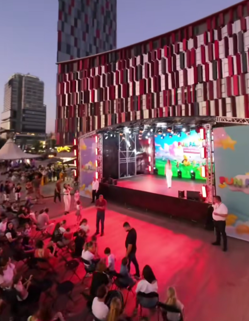 Rama poston pamjet: Fëmijë e të rritur, pjesë e aktiviteteve argëtuese në ”Fun Fair 2025”