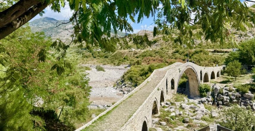 Rama: Ura e Mesit, një ndër atraksionet historike më të frekuentuara nga turistët