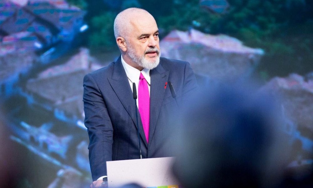 Ramës nuk i del inati me bizneset: Turistët trajtohen si skllevër që mund të hanë edhe shkopin e çadrës në kokë