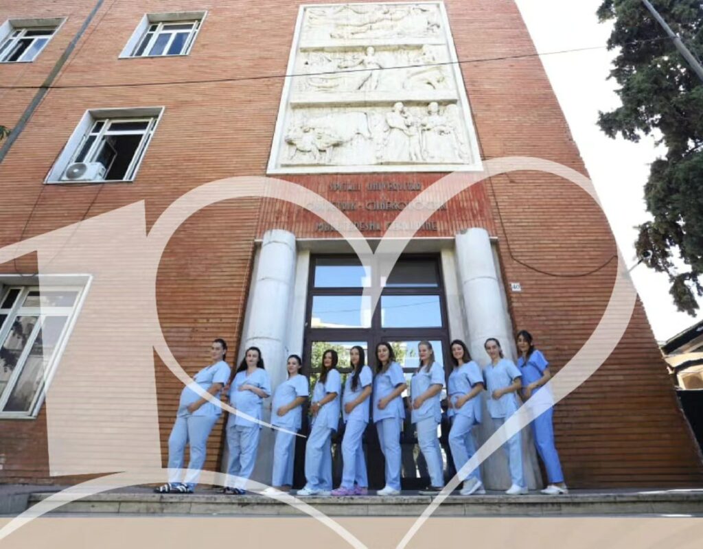 Rasti i rrallë, 10 mami nga materniteti “Mbretëresha Geraldinë” njëkohësisht në pritje të ëmbël