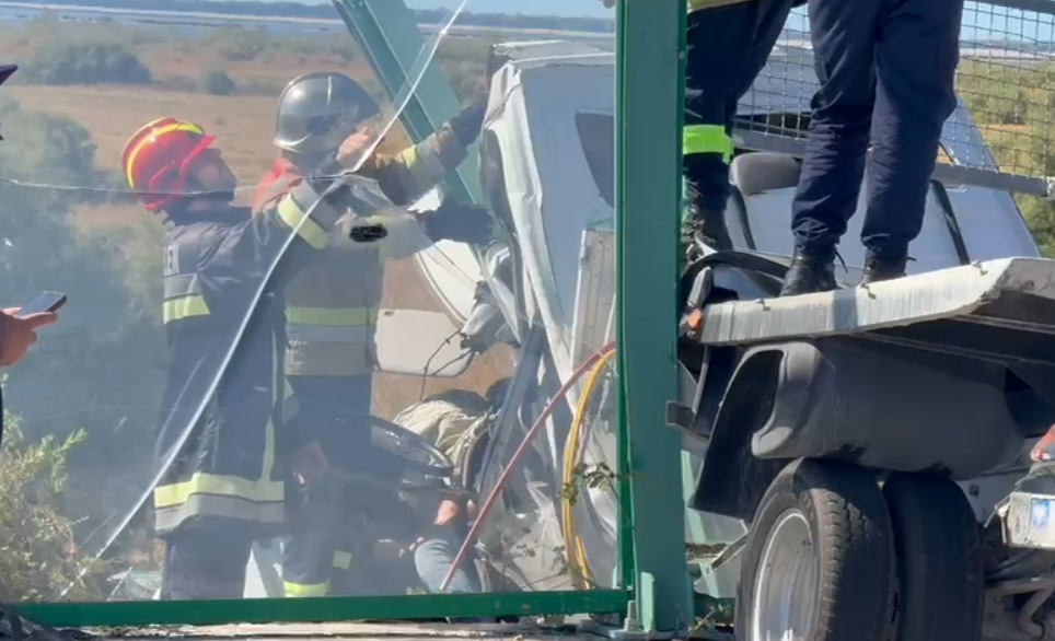 Rëndohet bilanci i aksidentit, shkon në dy numri i viktimave nga përplasja e mjeteve në Levan! Arrestohet shoferja italiane