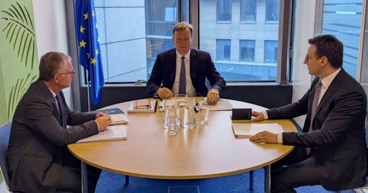 Rikthehet dialogu Kosovë-Serbi, kryenegociatorët Bislimi e Petkoviç takim në Bruksel