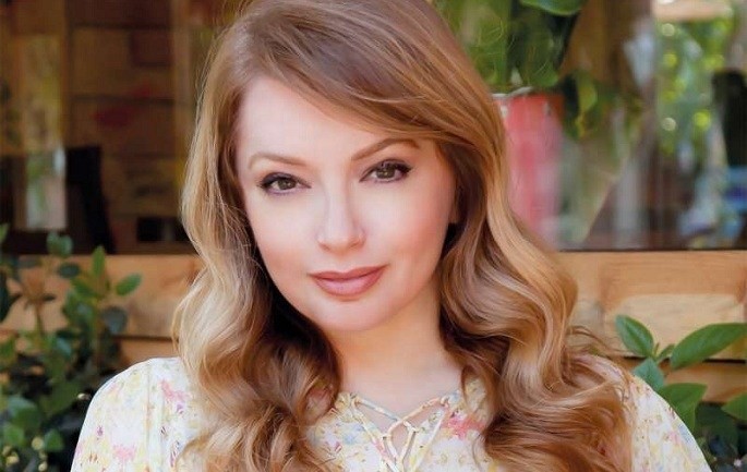 Rovena Dilo: Shkodra ka plot dashuri… (teksti dhe kënga)