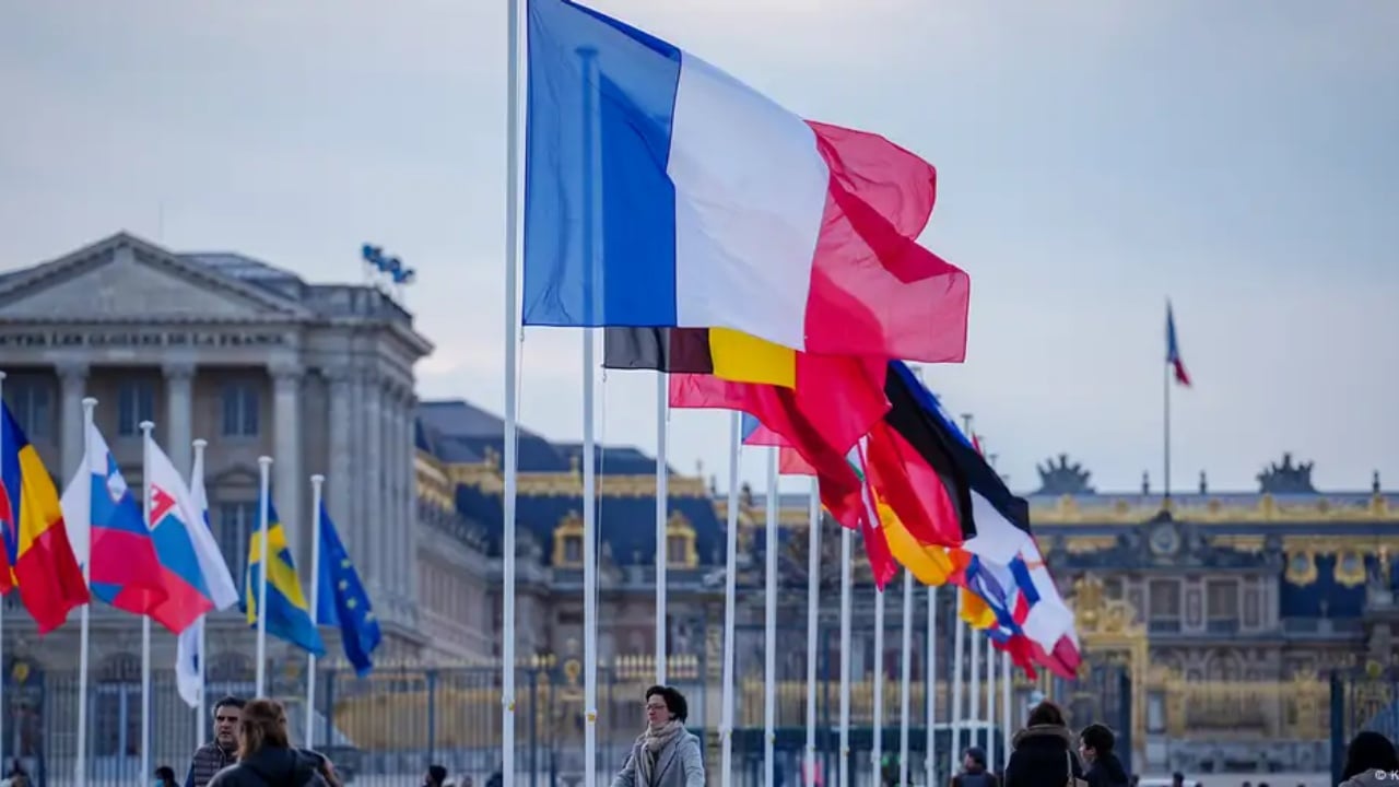 Rrezik bllokadash politike”/ Pasojat e rënies së qeverisë franceze mund të ndikojnë në BE dhe Ukrainë