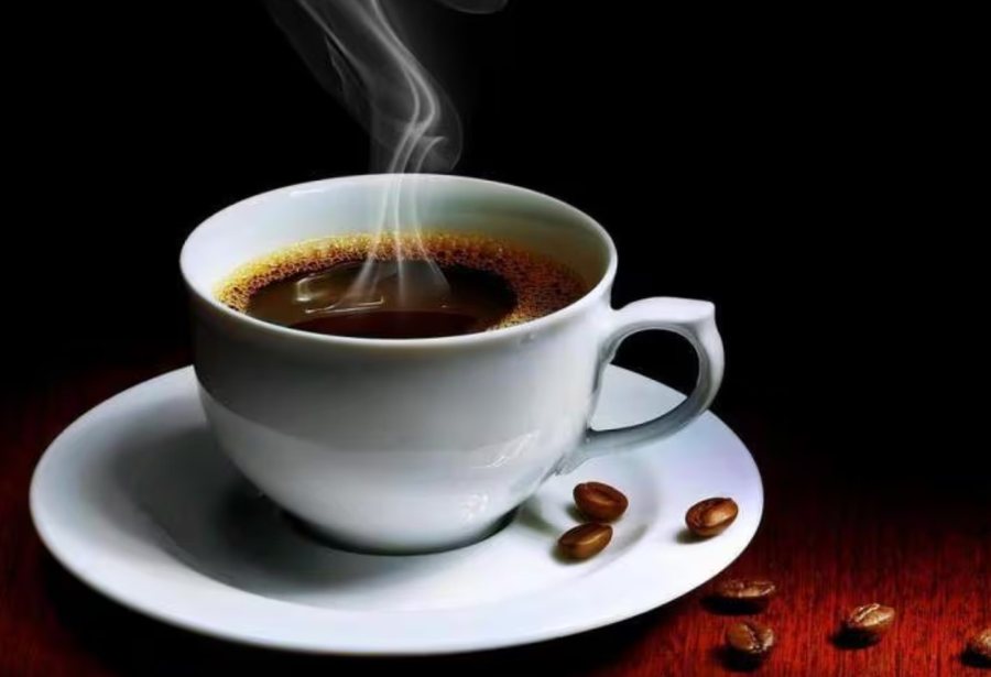 Rreziqet nga kafeja, ekspertët ngrenë alarmin: Mund të keni pasoja serioze nëse nuk bëni kujdes