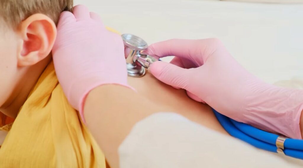 Rritet numri i fëmijëve të prekur nga virozat. Pediatrët bëjnë thirrje për kujdes dhe rekomandojnë vaksinën ndaj gripit