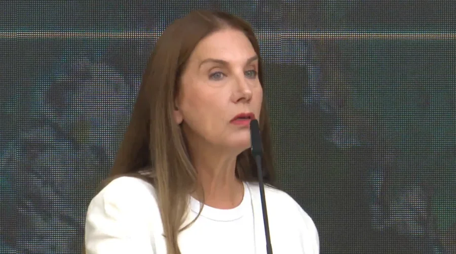 Rritja e turizmit, ministrja Kumbaro: Gjirokastritët kanë nisur të mësojnë spanjisht