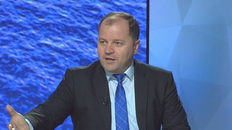 “Sali Berisha kandidat për Tiranën”, Lefter Maliqi i përgjigjet ashpër Dash Sulës: Je kthyer në aktor