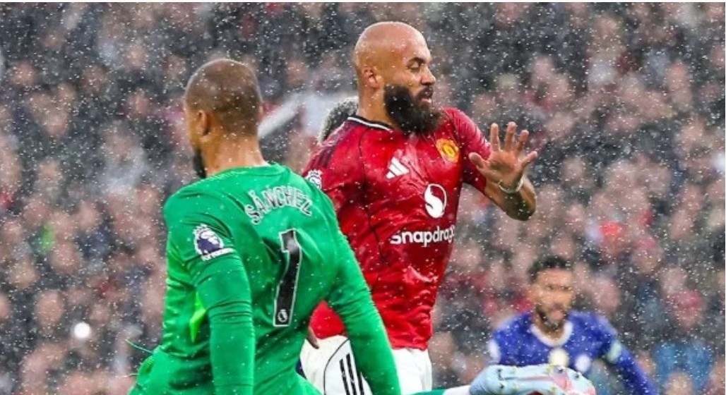 Sanchez “tradhton” Chelsea-n pas 5 minutahs lojë, Man. United e mbyll në avantazh të dyfishtë pjesën e parë (video)