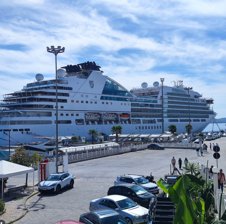Saranda edhe në vjeshtë destinacion i kroçerave, “Seabourn Encore” sjell 597 turistë