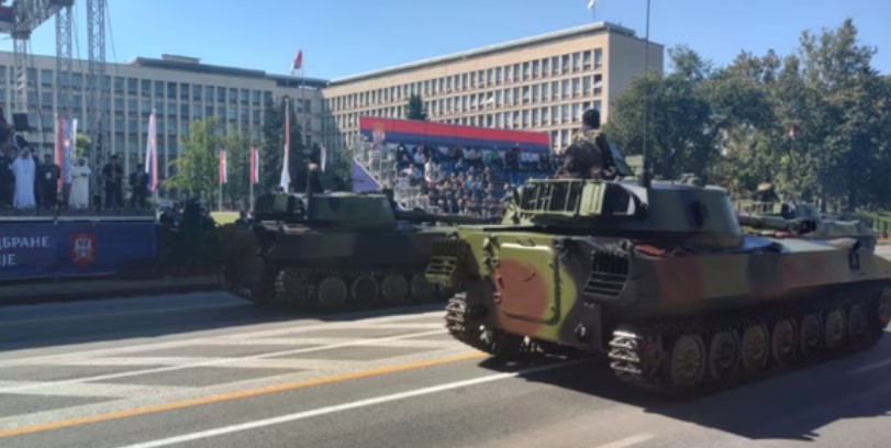 Serbia mes BE-së dhe Rusisë/ Çfarë tregon blerja e armëve për politikën e jashtme?