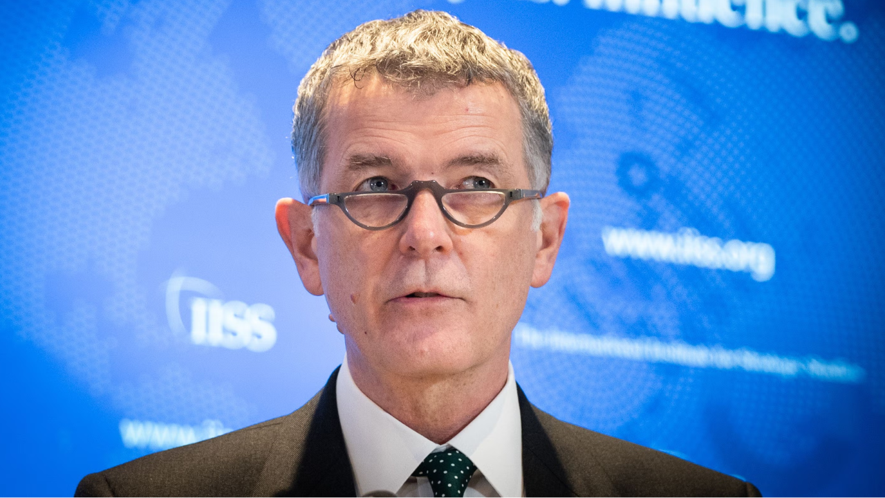 Shefi i Inteligjencës Sekrete Britanike paralajmëron botën: Nuk ka prova që Putin dëshiron paqe