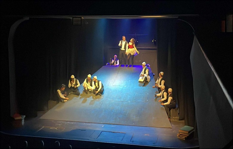 Shfaqja ‘13’ hap Festivalin e 55-të të Teatrove në Ferizaj