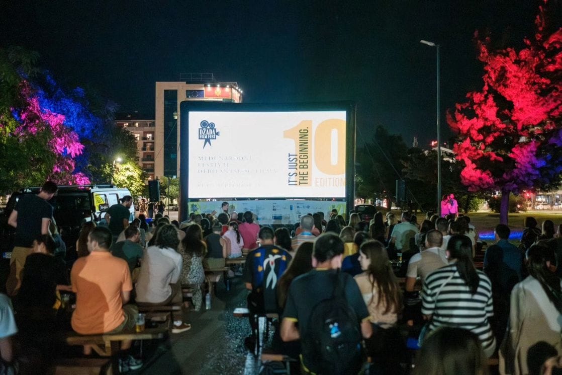 Shfaqja e filmit të Isa Qosjes ndërpritet në Podgoricë, organizatorët kërkojnë ndjesë