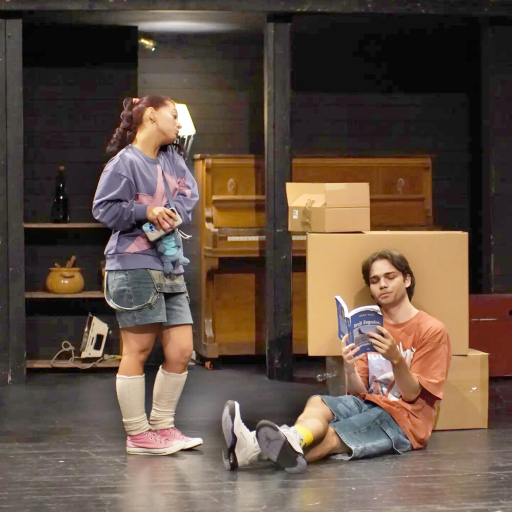 Shfaqja “Fundjava magjike” në Teatrin Eksperimental, një histori me humor, ndjeshmëri dhe reflektim