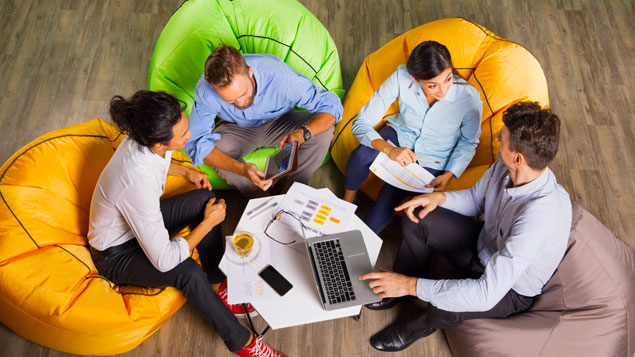 Shpenzimet në periudhën e festave pritet të bien, sidomos nga të rinjtë