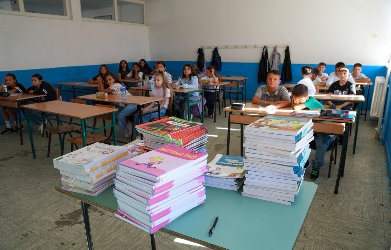 Shpërndahen librat falas për nxënësit shqiptarë të Luginës së Preshevës