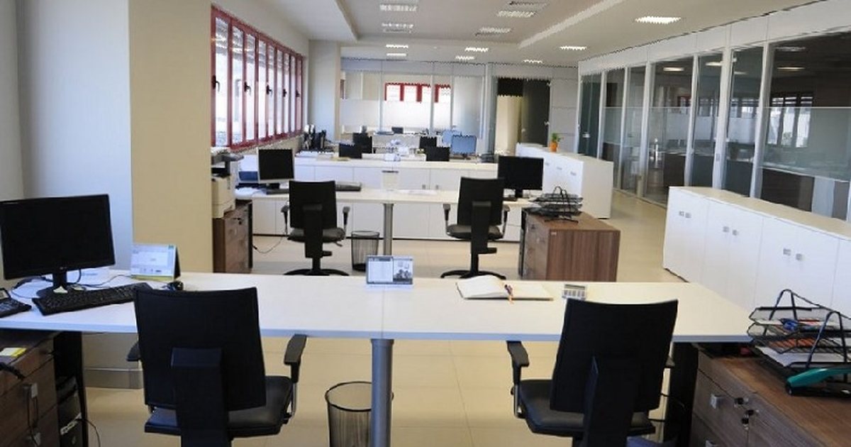 Shqiptarët punojnë më shumë orë se europianët, ngarkesën më të ulët e ka administrata