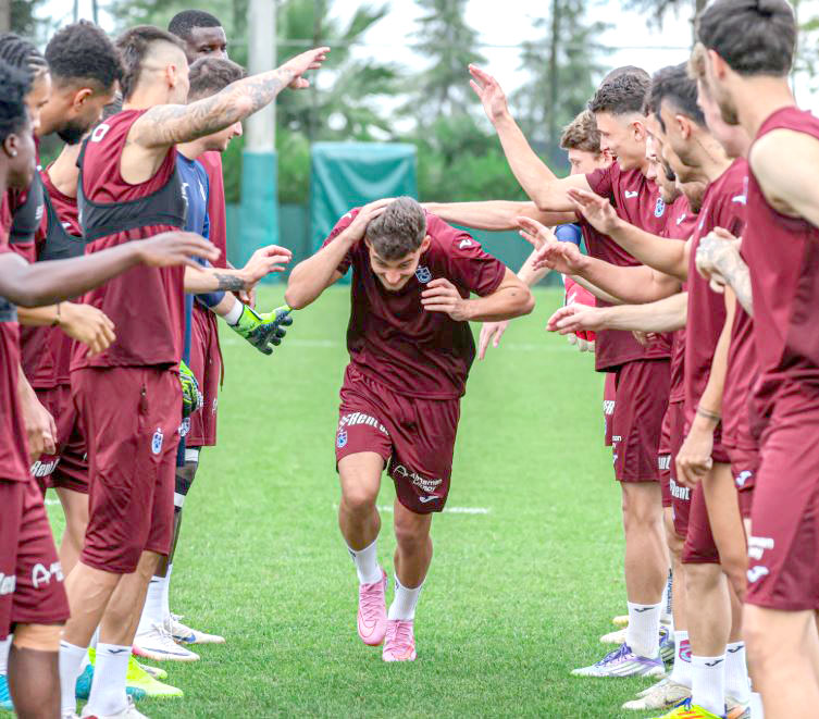 Shqiptarët shkëlqejnë në fitoren e Maqedonisë së Veriut, Muçin e presin me shpulla te Trabzonspori, Kumbulla elozhe…