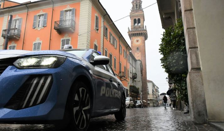 Shqiptari kapet me 30 kg drogë në dy mjete/ Pjesë e një rrjeti narkotrafiku, nga kontrolli i gjenden dhe 25 mijë euro